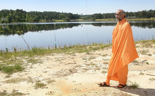 Swami Yogeshwarananda Giri